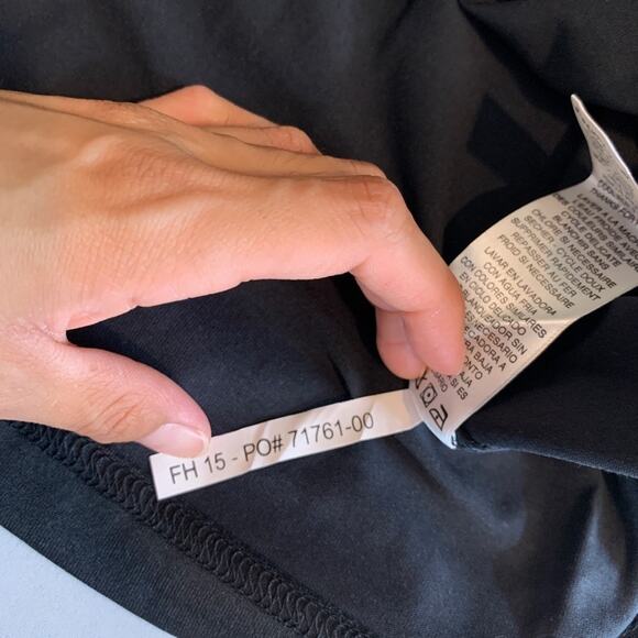 Travis Mathew Polo Shirt Womens XL Black Short Sleeve Wickenburg Golf *Logo - Picture 10 of 13